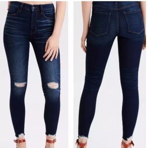 AMERICAN EAGLE Super Hi-Rise Distressed Jegging